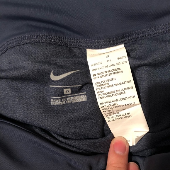 Navy Blue Nike Loose Shorts - Picture 3 of 3